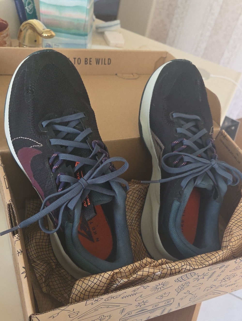 Nike Black and Purple Women's Athletic Shoes JUNIPER TRAIL